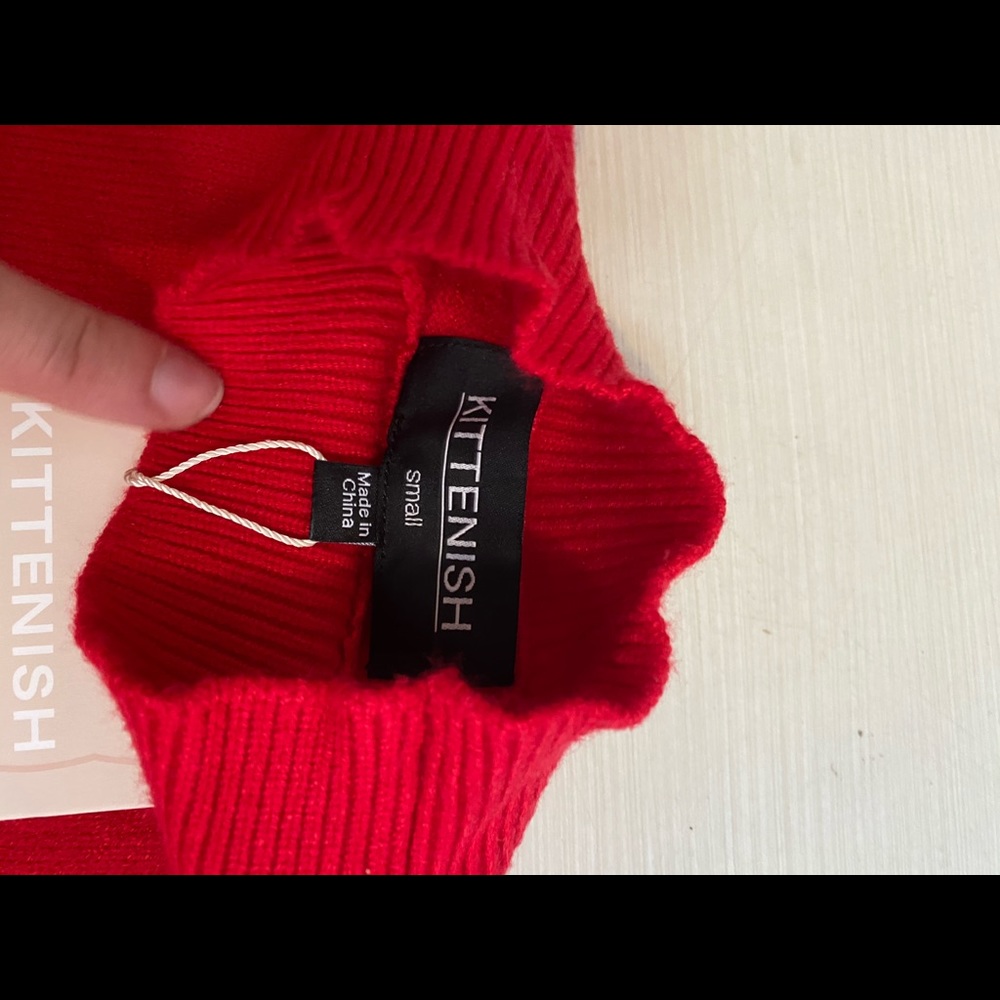kittenish red sweater - never worn w tags! ๐๐ผ - Picture 6 of 6